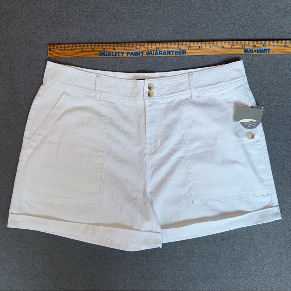 New Falls‎ Creek Cotton Spandex White cuffed utility pocket shorts size 16